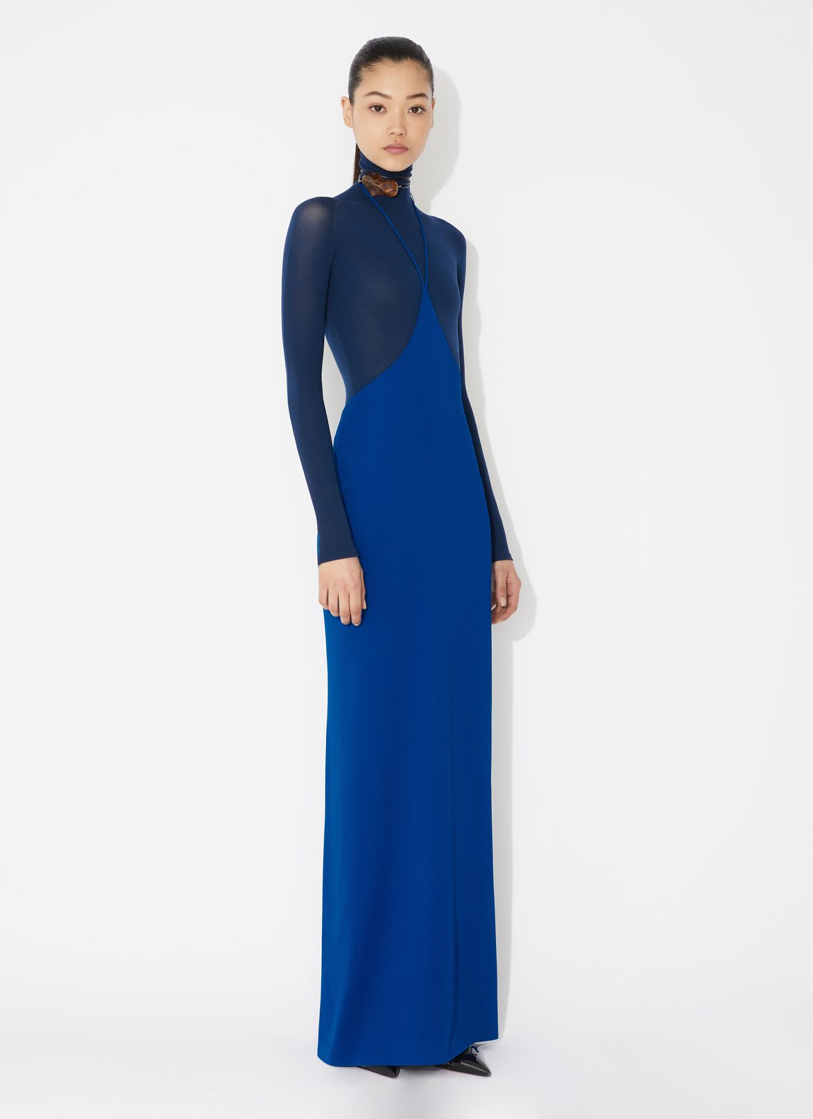 ABENDKLEID AUS CADY ALAÏA BLAU ABENDKLEID AUS CADY